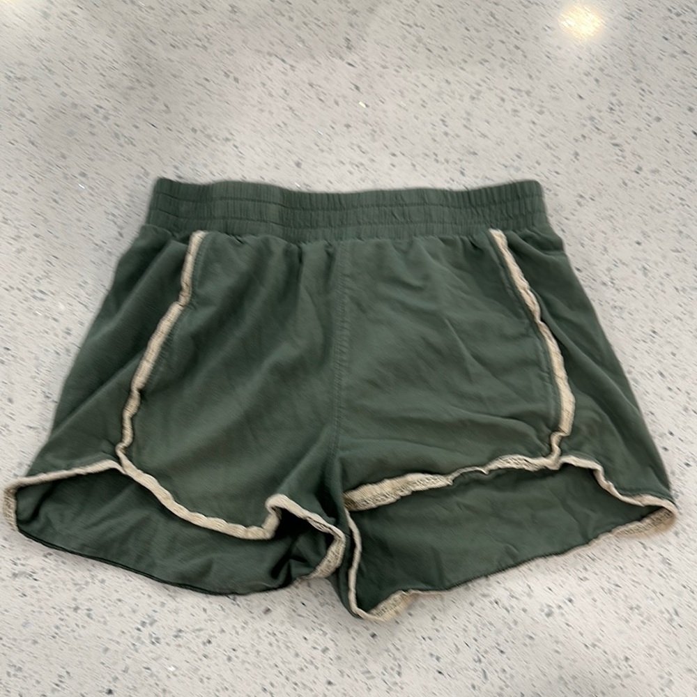EUC Girl’s Green Shorts with Tan Trim 10Y
